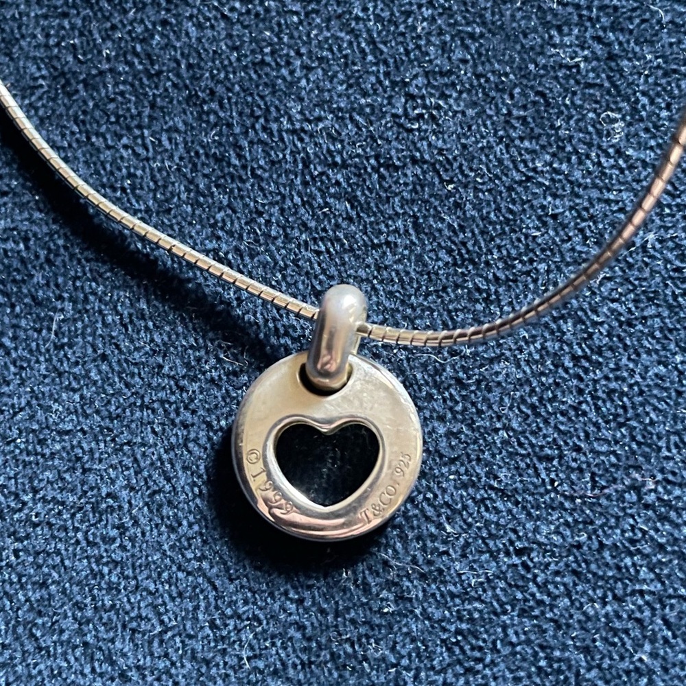 Tiffany & Co heart cutout pendant necklace sterling silver 1999